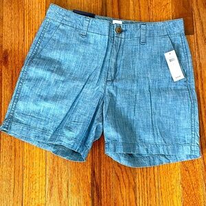 Gap size 0 NWT chambray city short